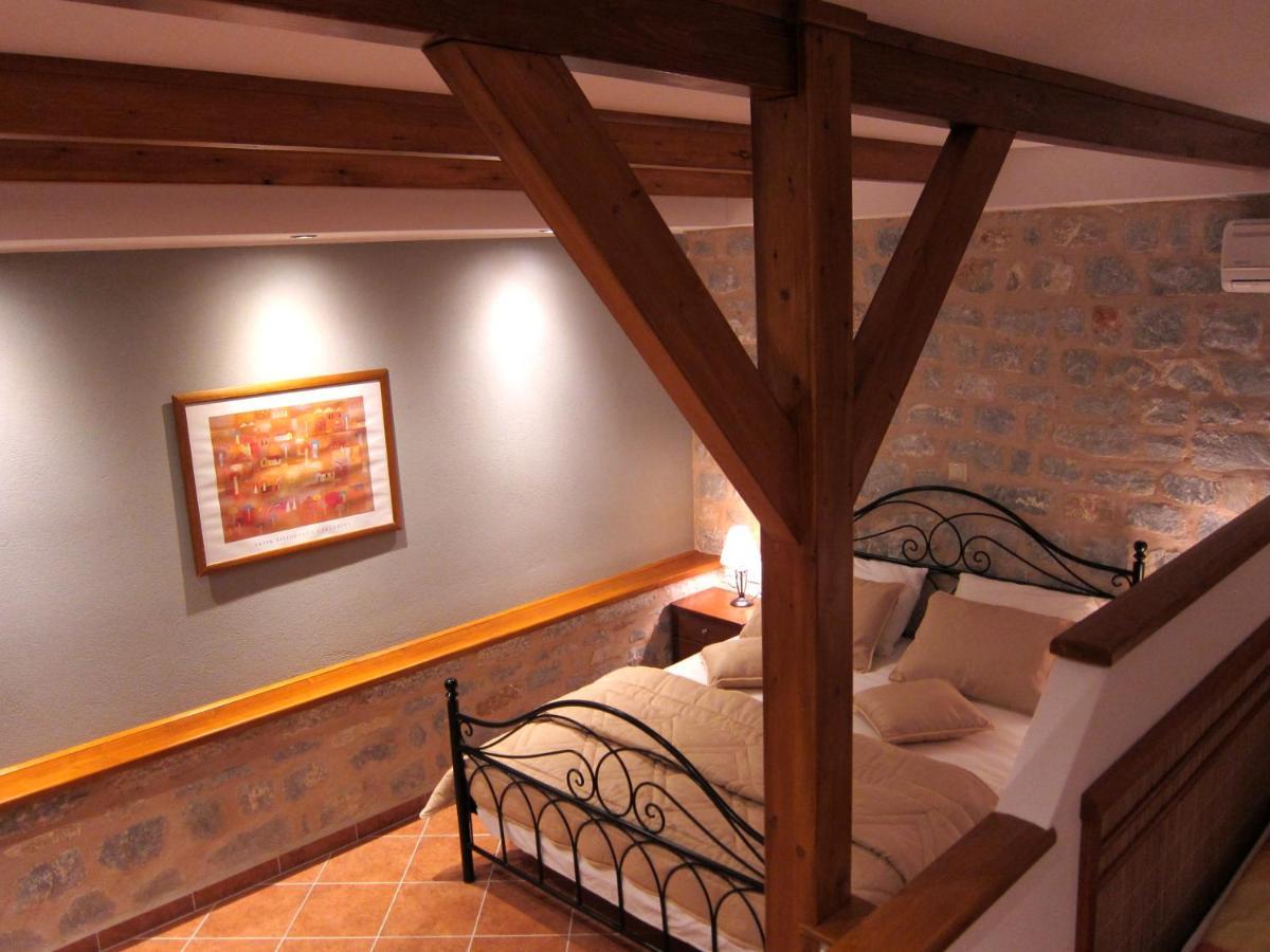 Estia Apartment *